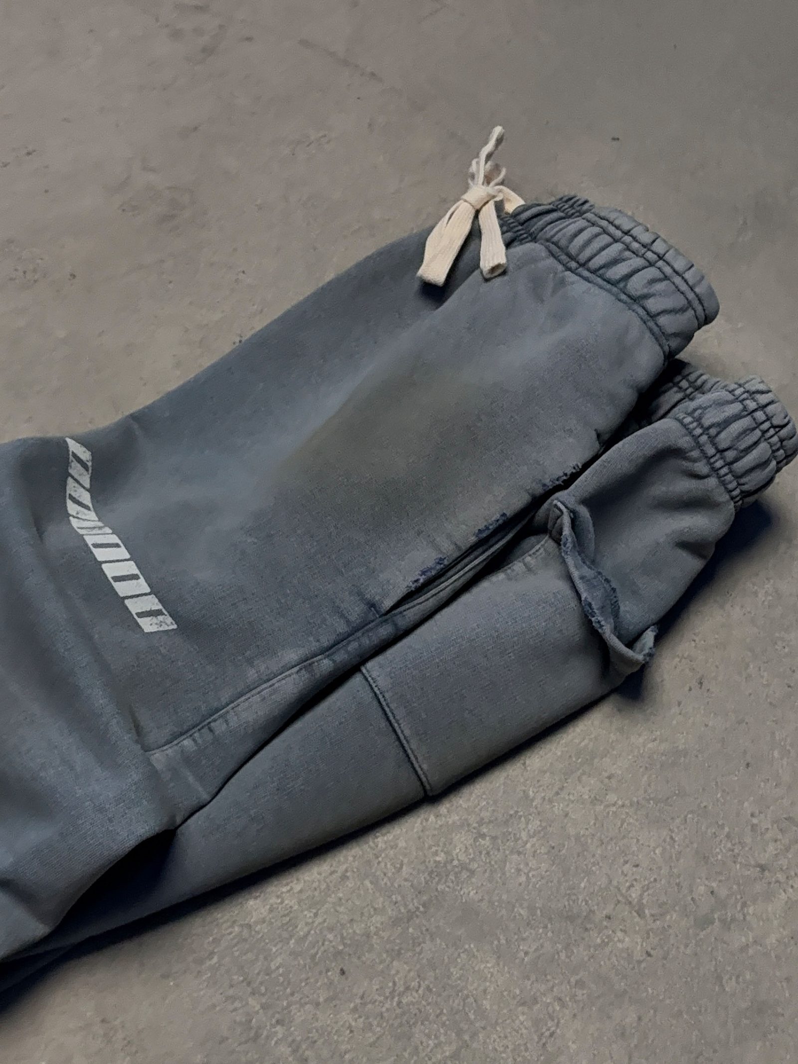 Joggers MLNR smoky blue - gallery image 2