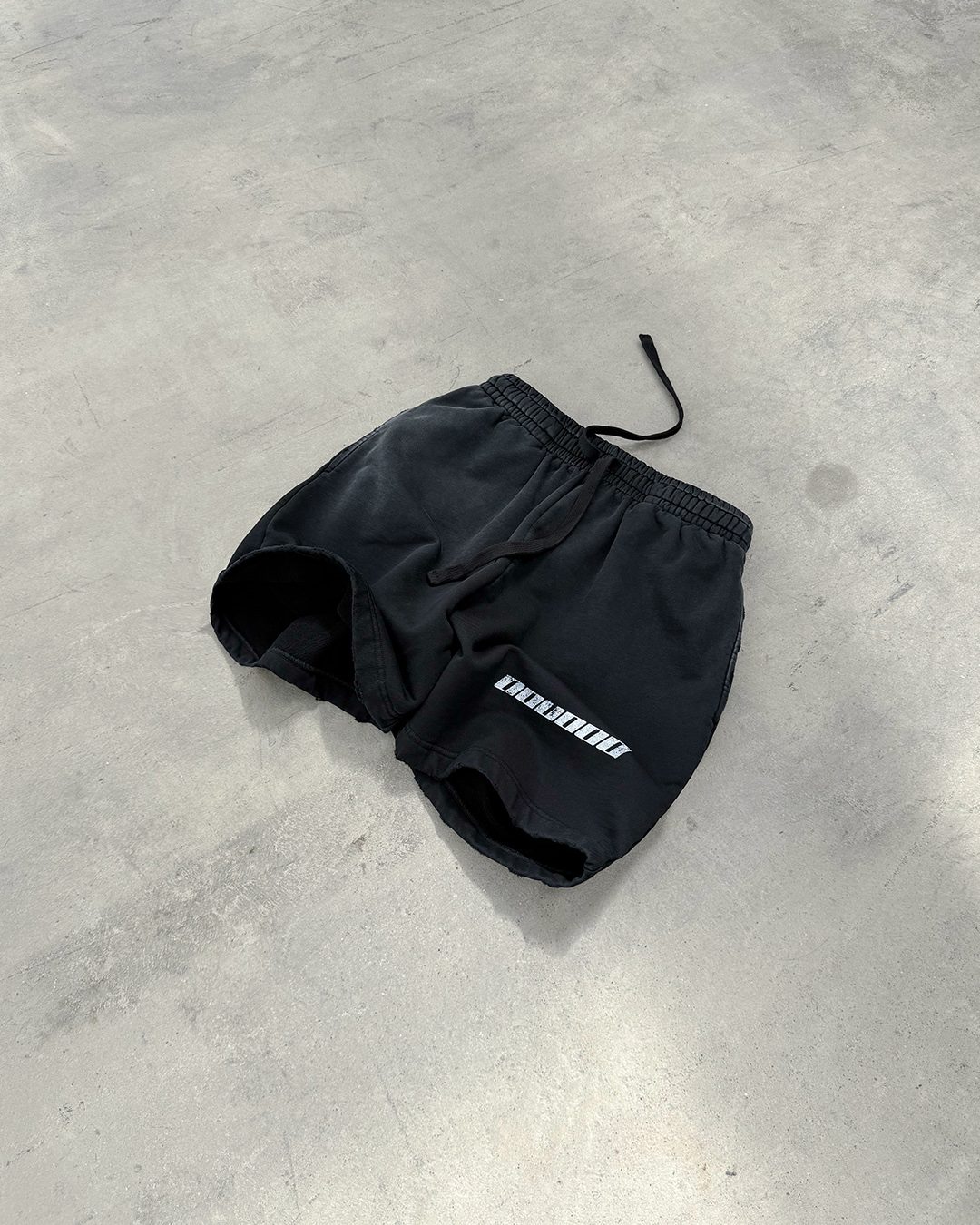 Shorts ONE washed black 2.0 - gallery image 2