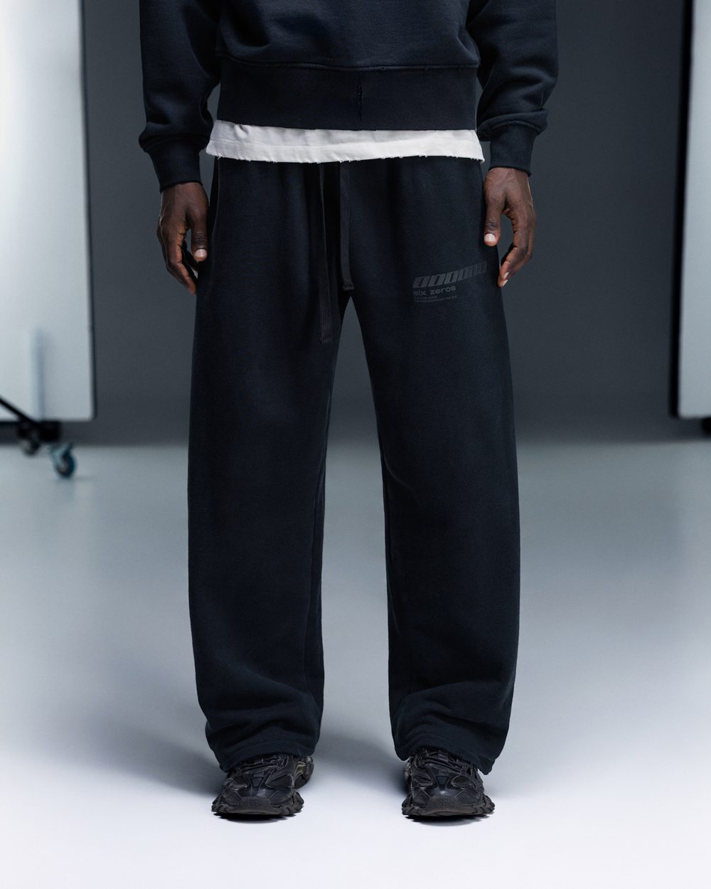 Straight pants ONE faded black - gallery image 3