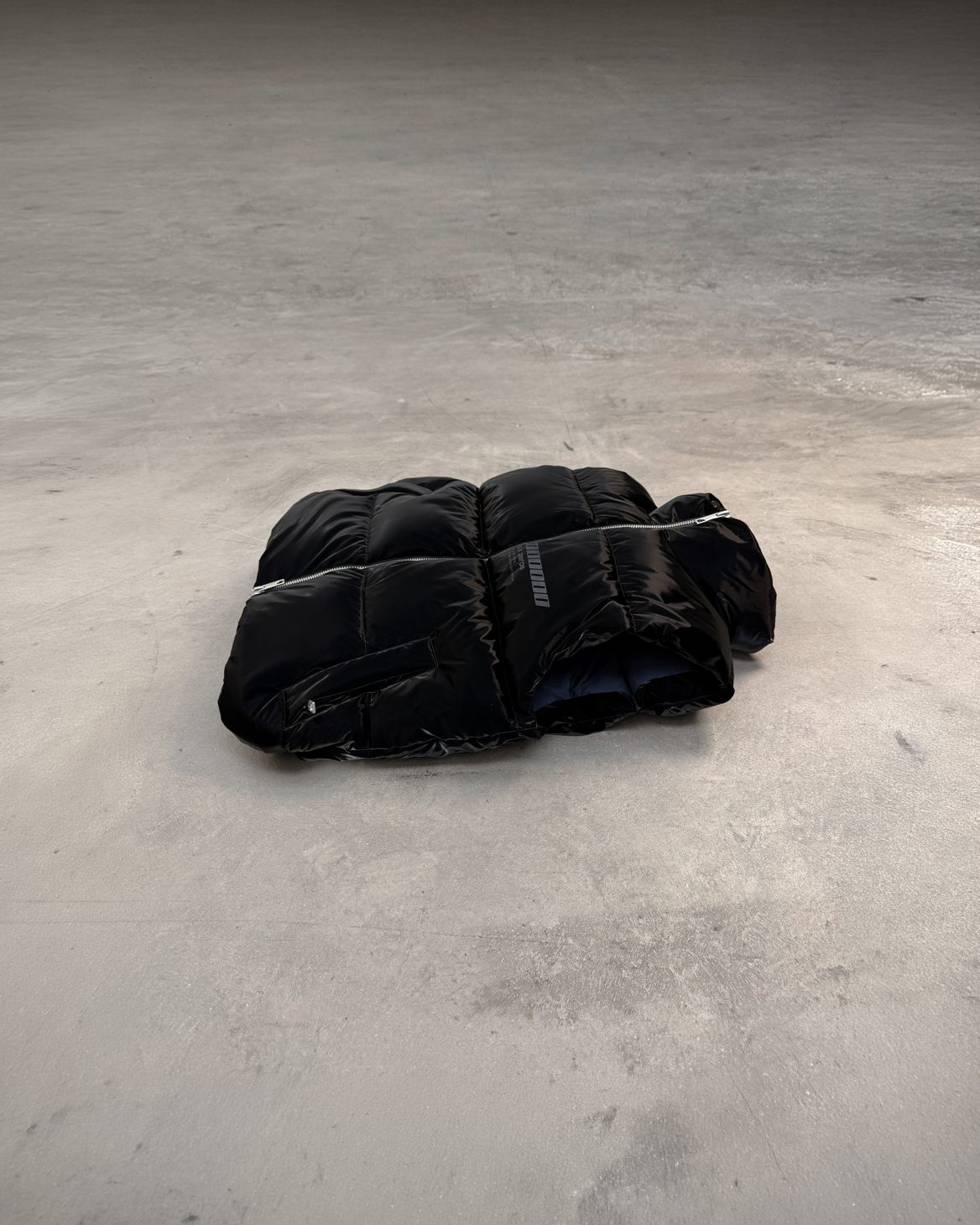 Vest THE ONE oil black - gallery image 11