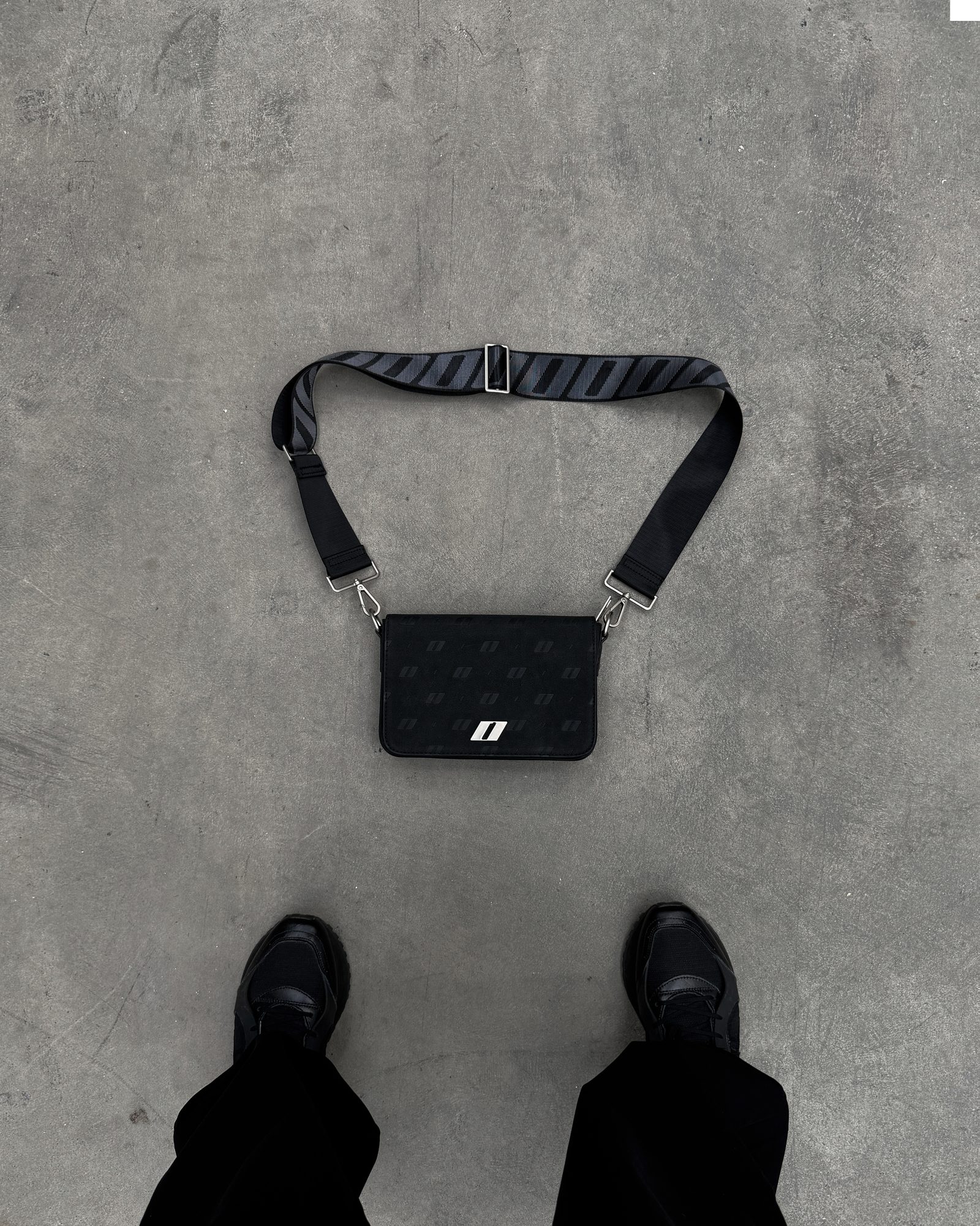 Men's leather bag THE ONE black - gallery image 2