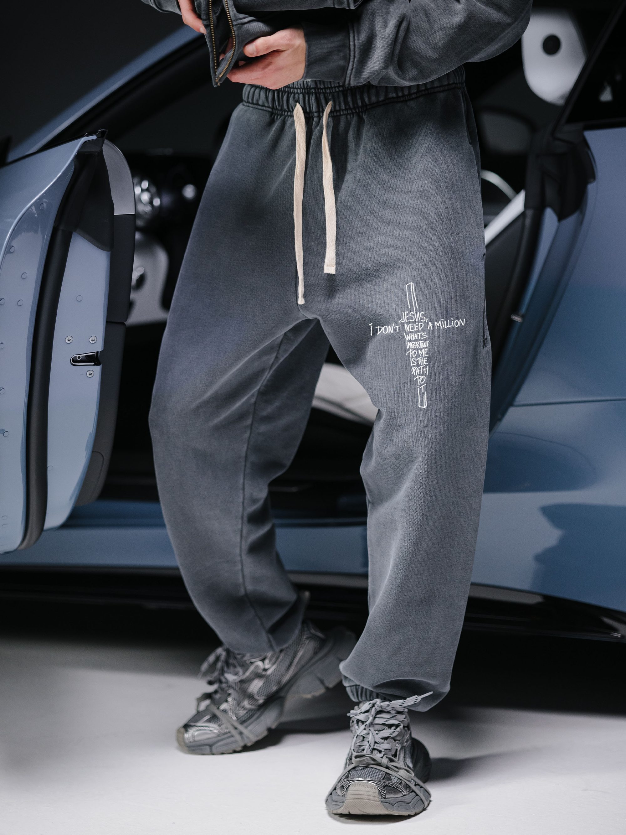 Joggers JESUS washed deep blue - gallery image 1