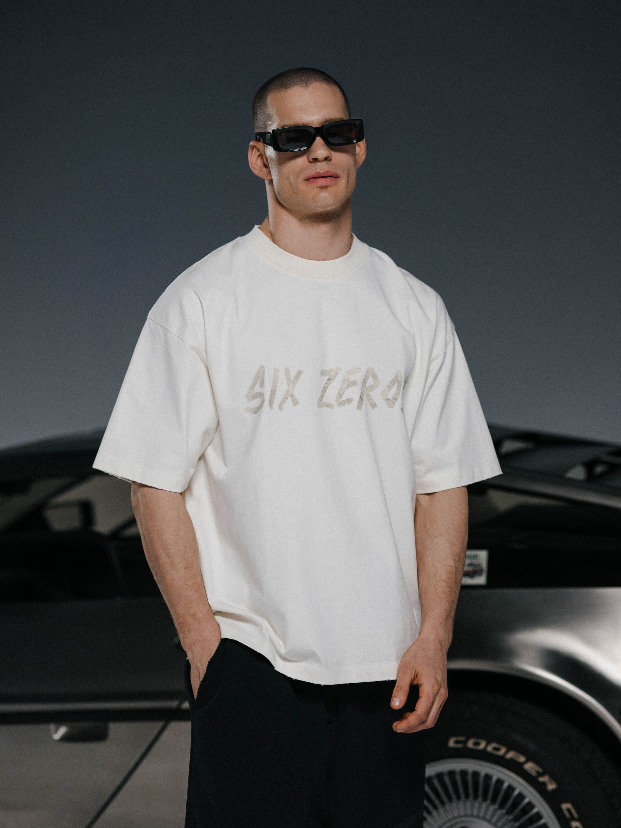 t-shirt TAPE off-white - gallery image 4