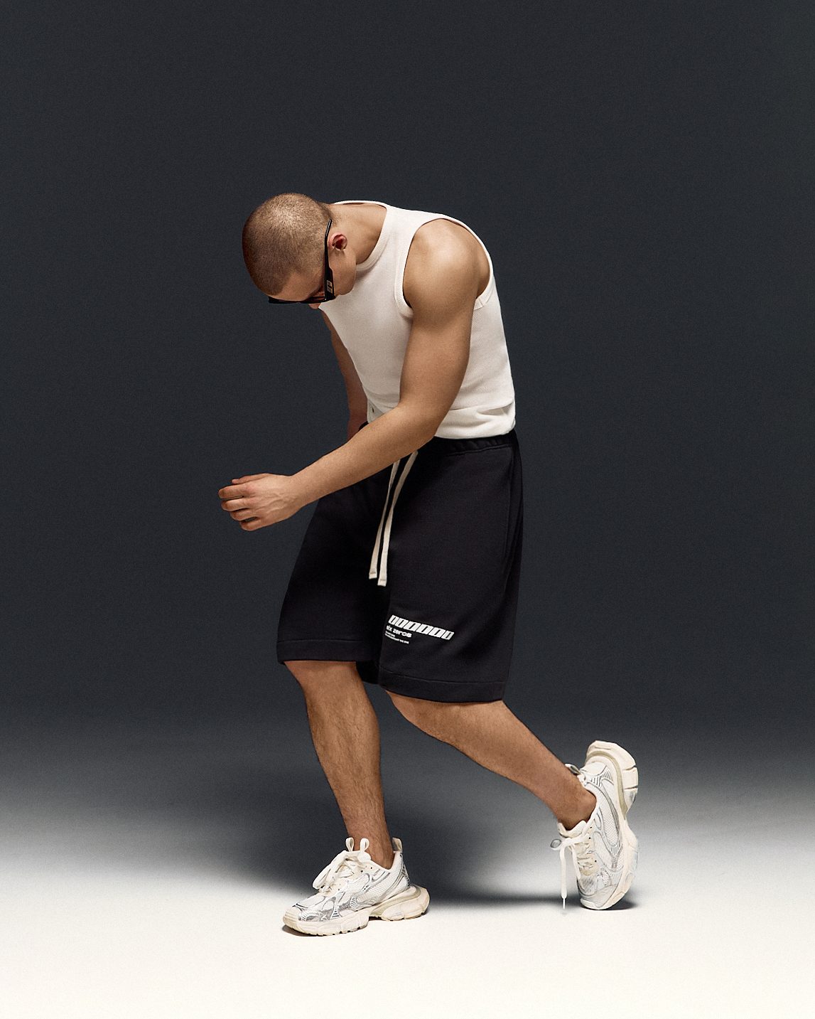 Shorts ONE black white - gallery image 1