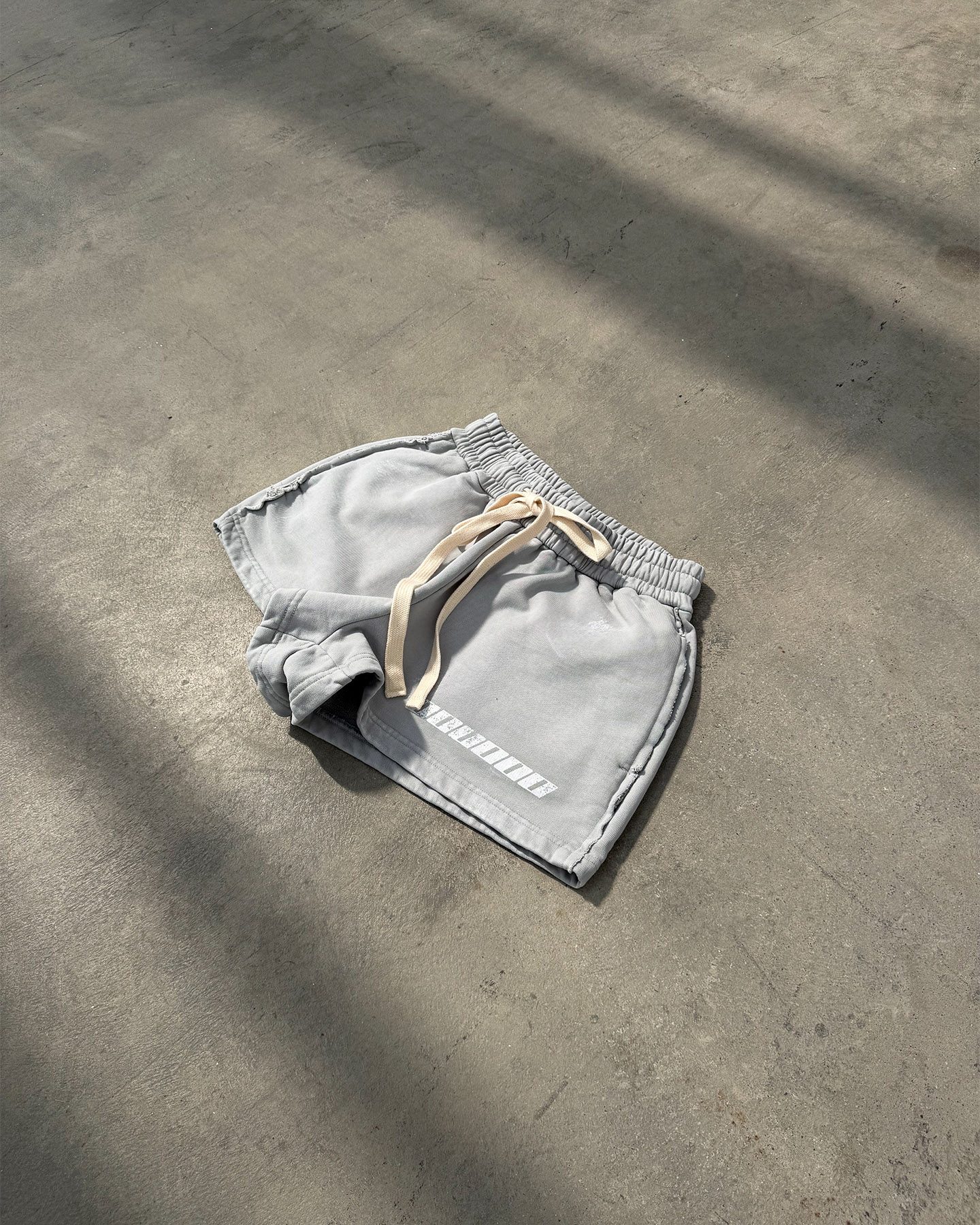 Women's shorts ONE platinum washed - gallery image 0
