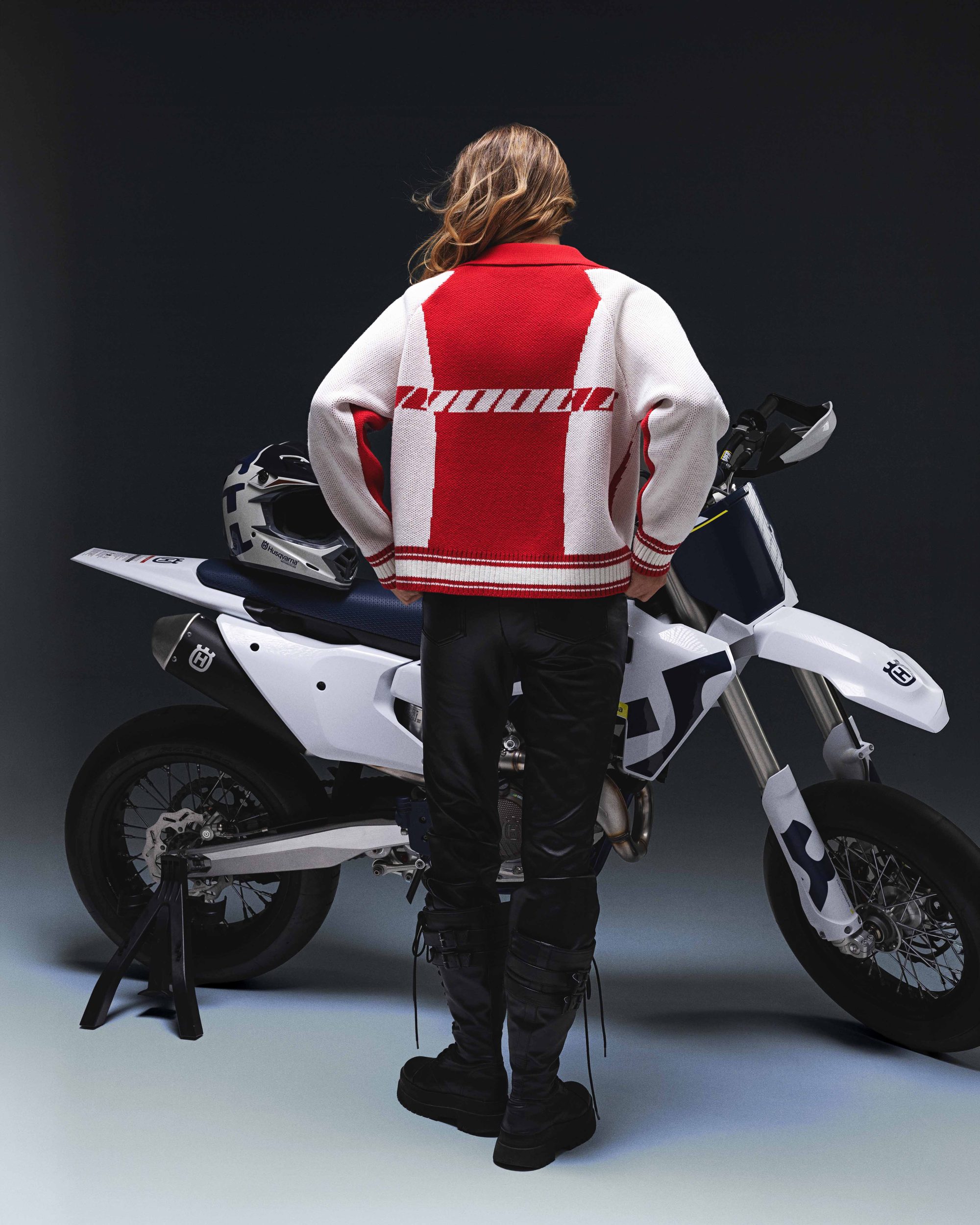 Women's zip-sweater ZERO ruby white - gallery image 2