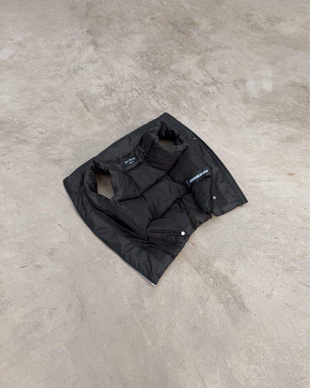 Vest THE ONE monogram black - gallery image 11