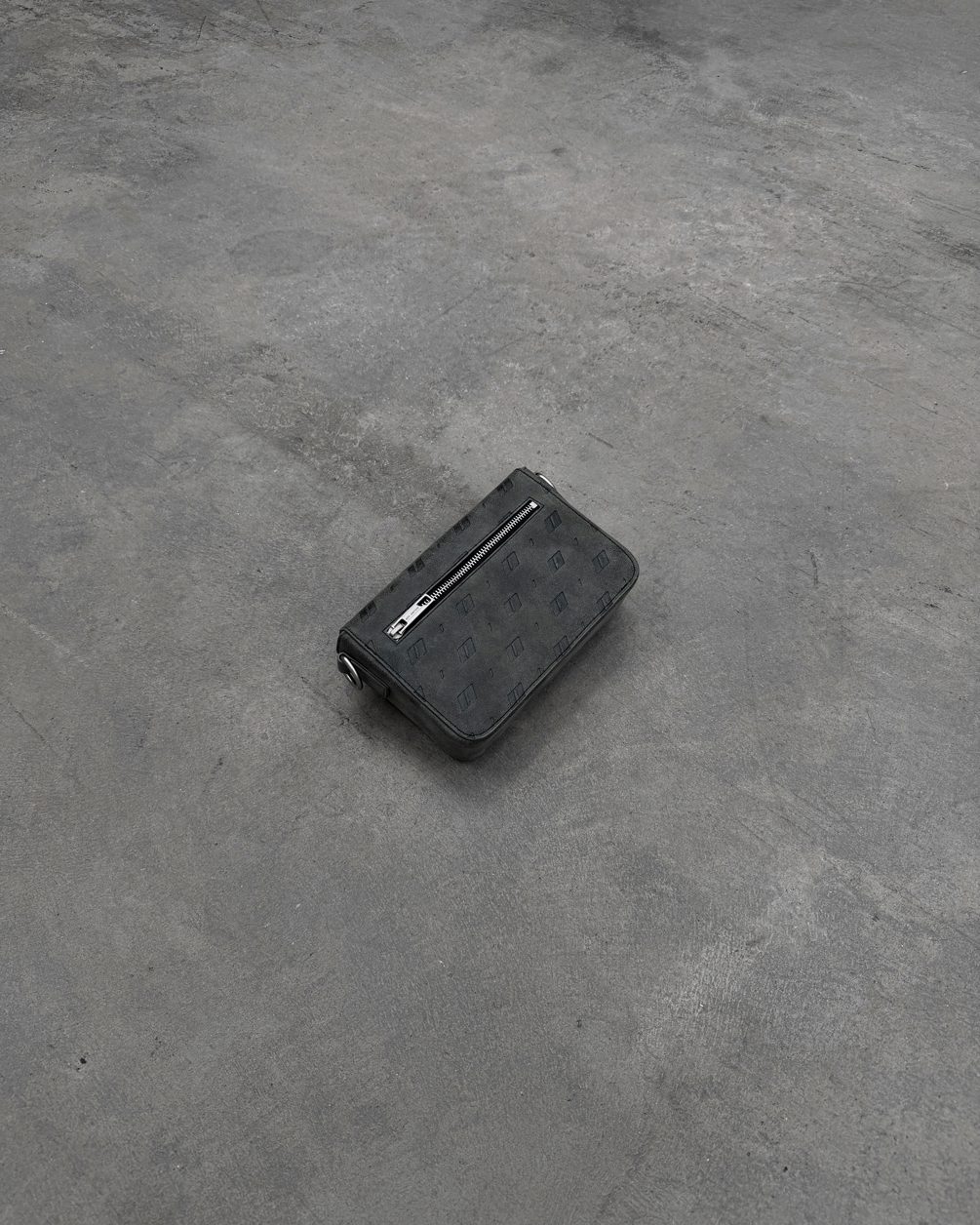 Men's leather bag THE ONE gray - gallery image 4